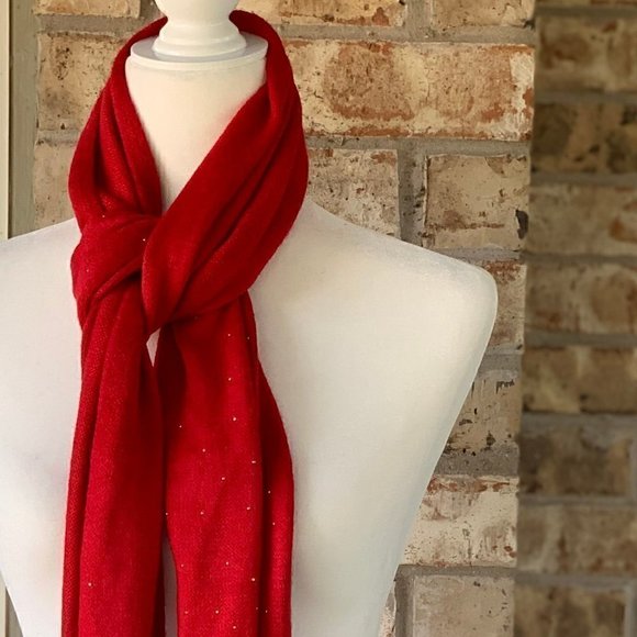 NWT! Winter Bundle: Scarves, Beanie & Gloves - Picture 4 of 9